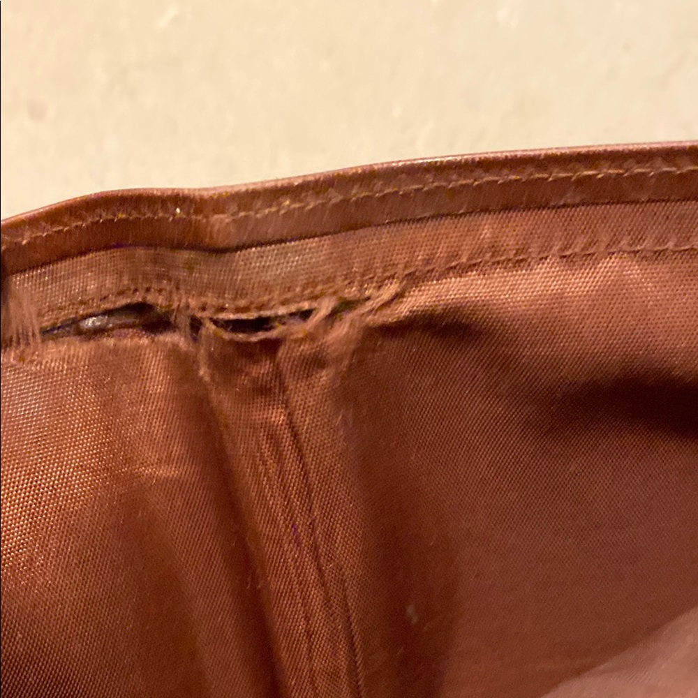 Classic Green and Brown Leather Wallet - Picture 5 of 5
